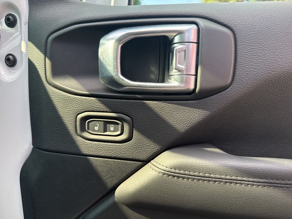 2023 Jeep Wrangler Altitude