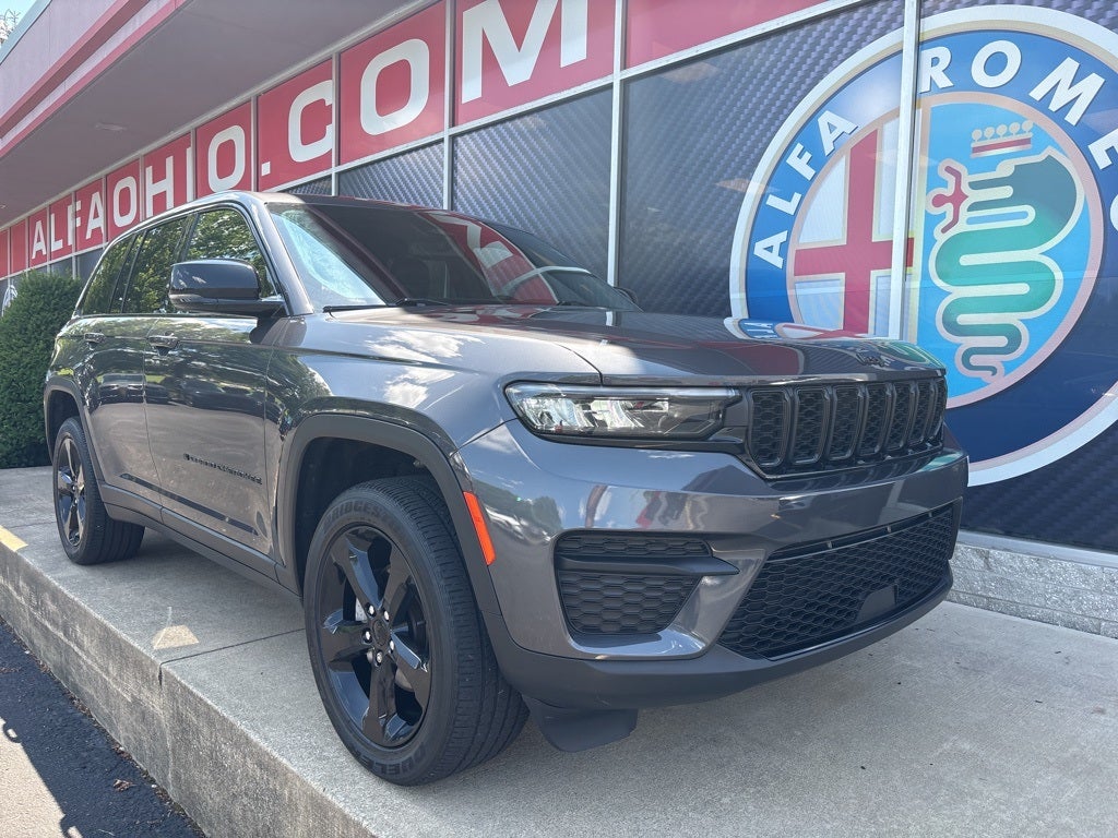 2022 Jeep Grand Cherokee Altitude