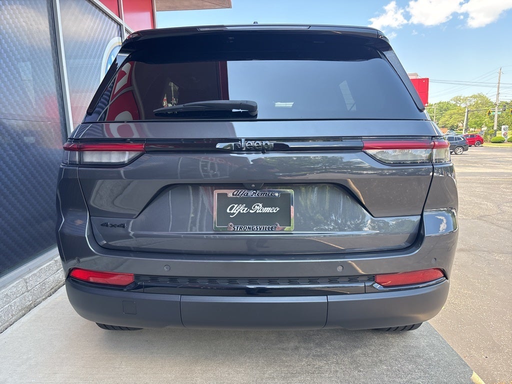 2022 Jeep Grand Cherokee Altitude