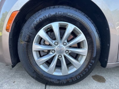 2017 Chrysler Pacifica Touring L