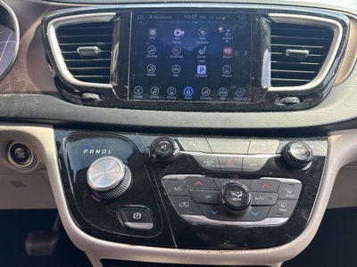 2017 Chrysler Pacifica Touring L