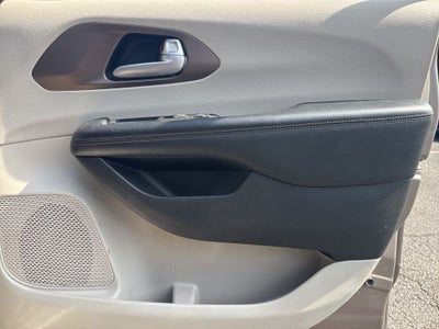 2017 Chrysler Pacifica Touring L