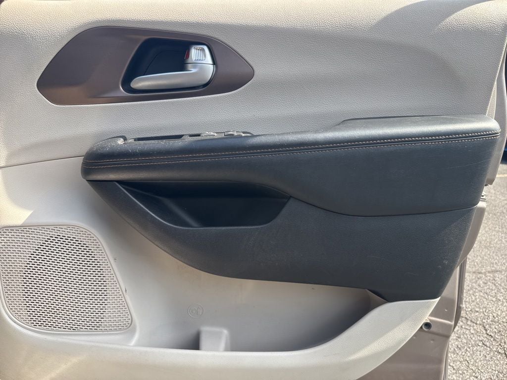 2017 Chrysler Pacifica Touring L