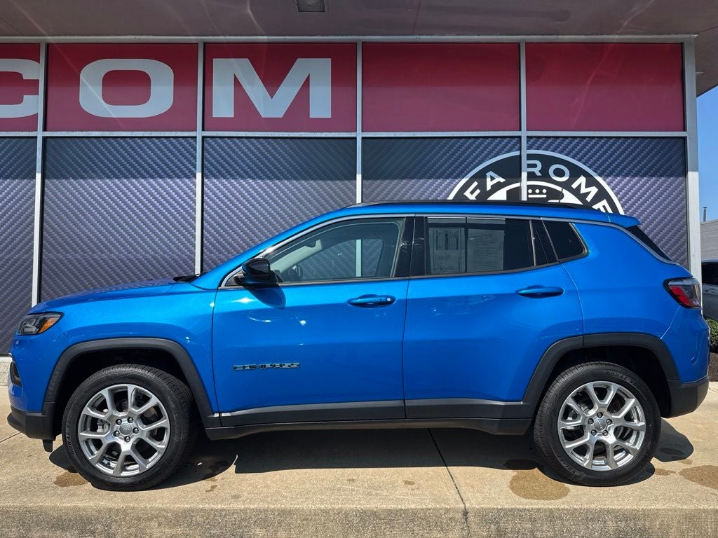 2022 Jeep Compass Latitude Lux
