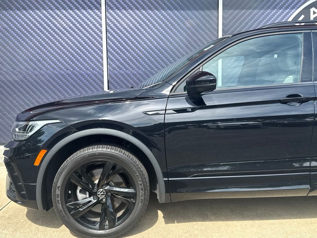 2024 Volkswagen Tiguan 2.0T SE R-Line Black