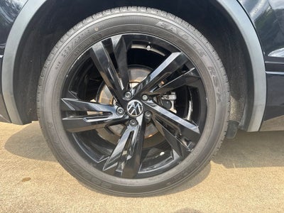 2024 Volkswagen Tiguan 2.0T SE R-Line Black