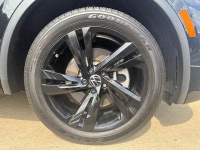 2024 Volkswagen Tiguan 2.0T SE R-Line Black