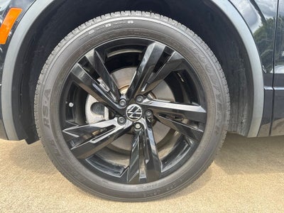 2024 Volkswagen Tiguan 2.0T SE R-Line Black