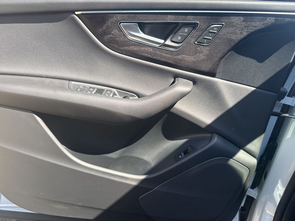 2023 Audi Q8 55 Premium quattro