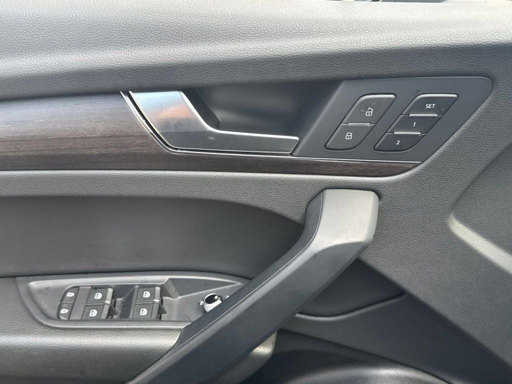 2023 Audi Q5 45 S line Premium quattro