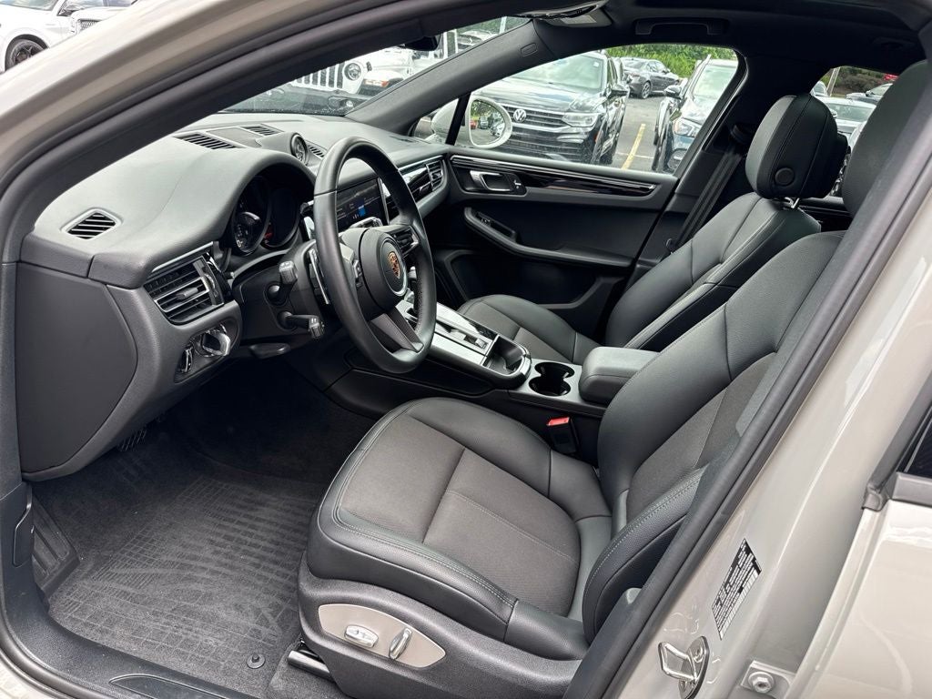 2024 Porsche Macan T