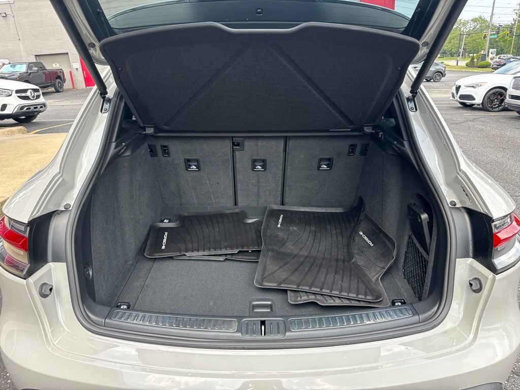 2024 Porsche Macan T