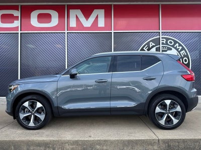 2023 Volvo XC40 B5 Plus Bright Theme