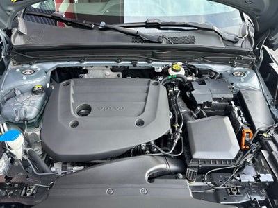 2023 Volvo XC40 B5 Plus Bright Theme