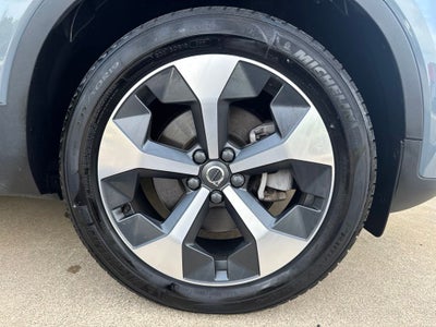 2023 Volvo XC40 B5 Plus Bright Theme