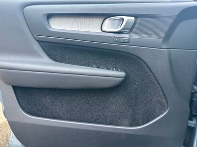 2023 Volvo XC40 B5 Plus Bright Theme