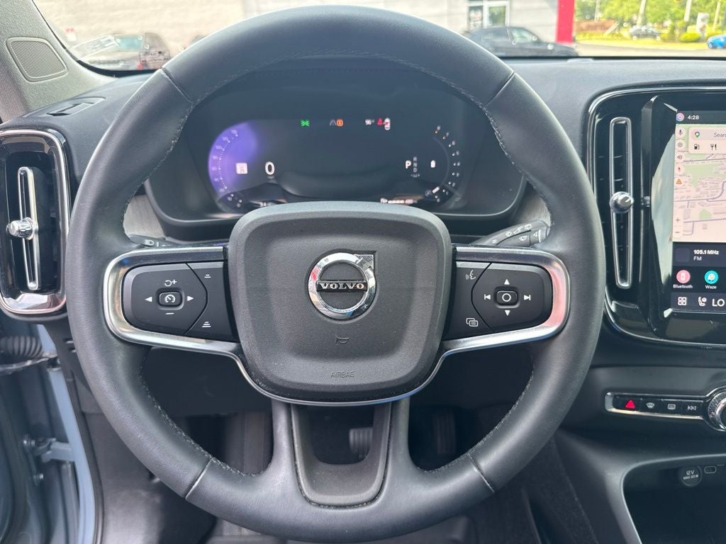 2023 Volvo XC40 B5 Plus Bright Theme
