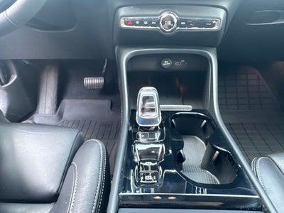 2023 Volvo XC40 B5 Plus Bright Theme
