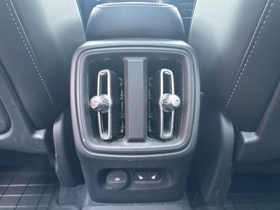 2023 Volvo XC40 B5 Plus Bright Theme