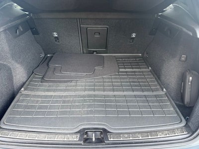 2023 Volvo XC40 B5 Plus Bright Theme