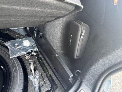 2023 Volvo XC40 B5 Plus Bright Theme