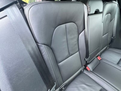 2023 Volvo XC40 B5 Plus Bright Theme