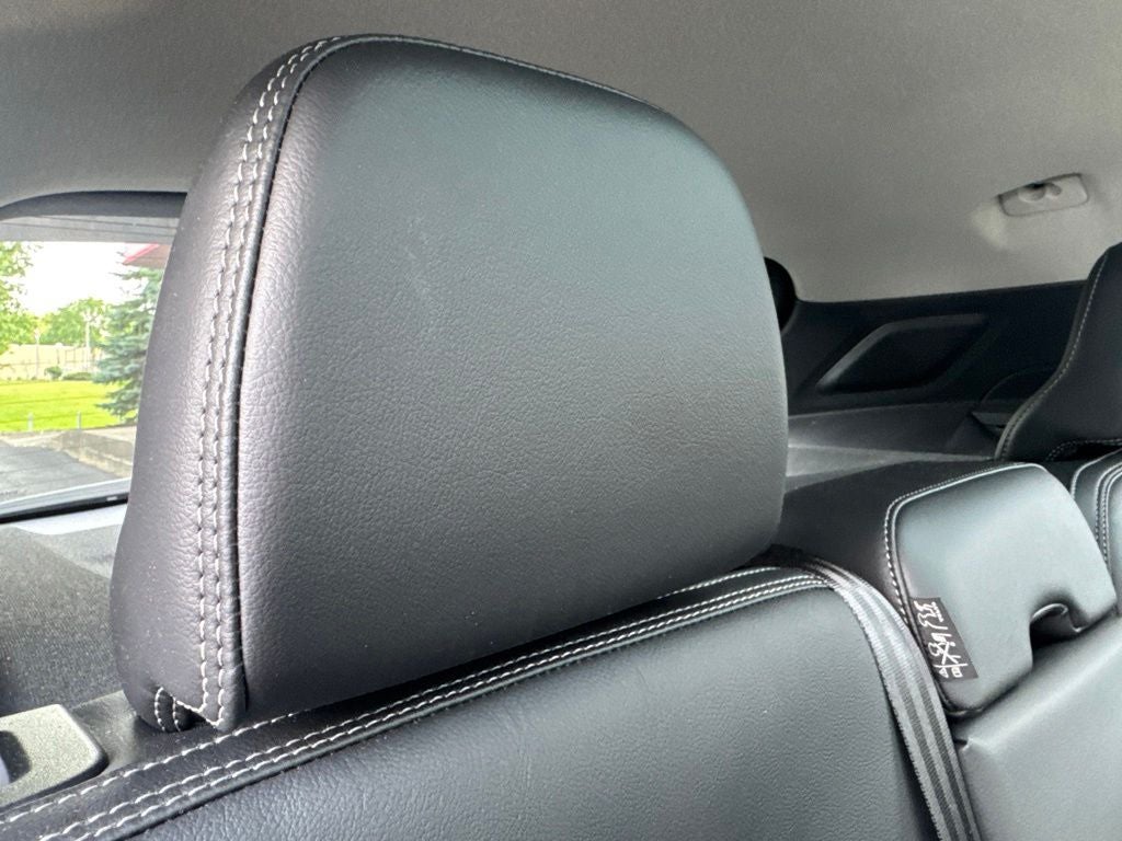 2023 Volvo XC40 B5 Plus Bright Theme