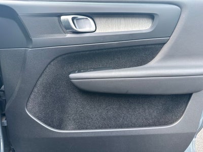 2023 Volvo XC40 B5 Plus Bright Theme