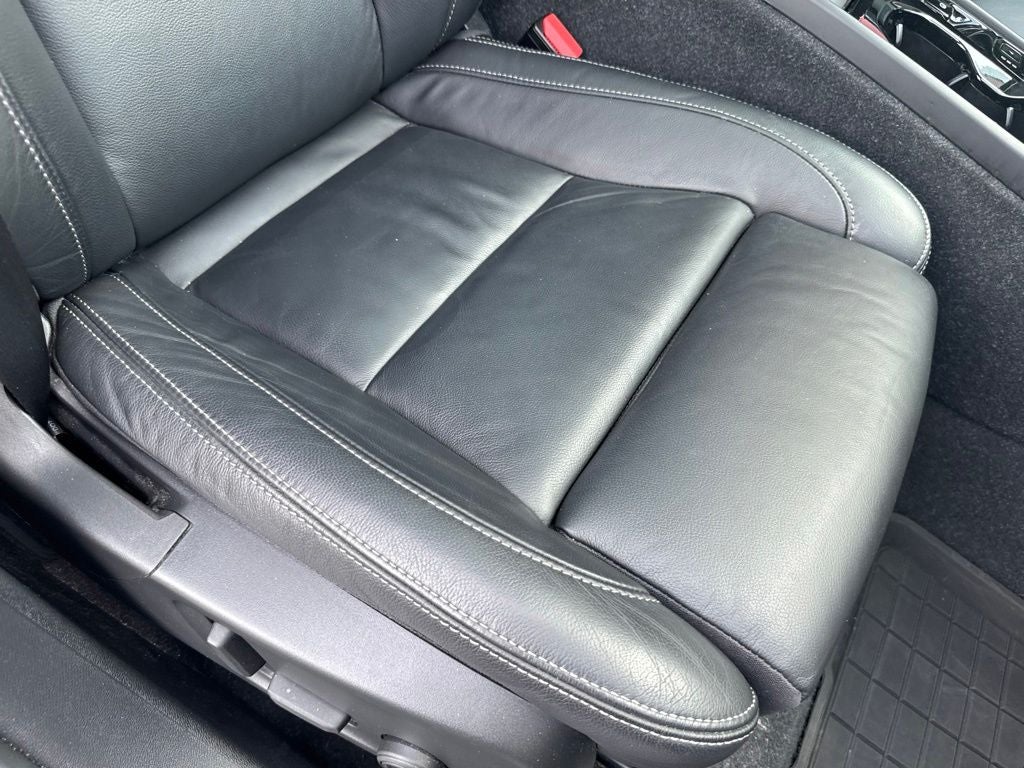 2023 Volvo XC40 B5 Plus Bright Theme
