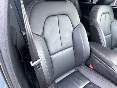 2023 Volvo XC40 B5 Plus Bright Theme