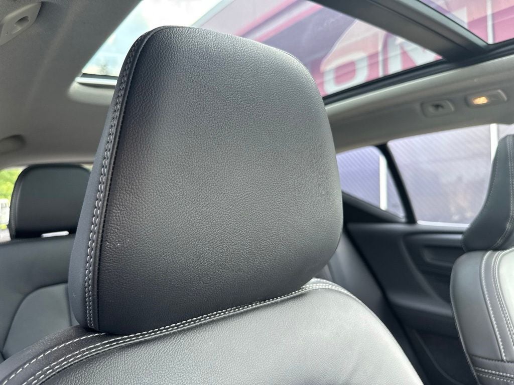 2023 Volvo XC40 B5 Plus Bright Theme