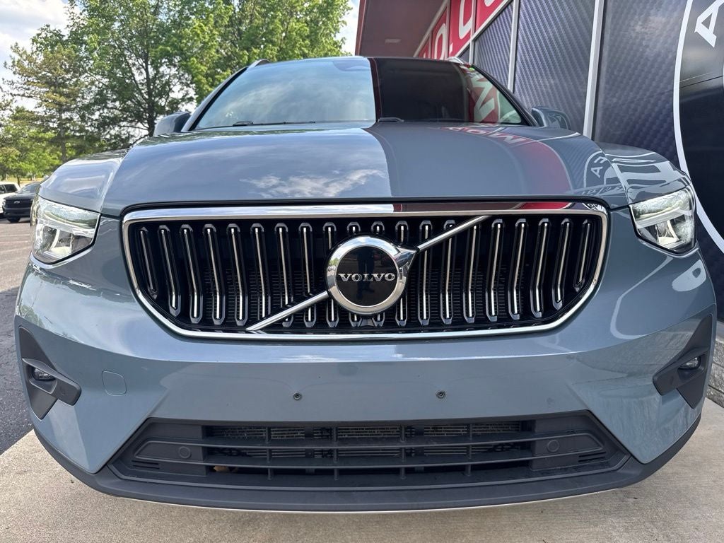 2023 Volvo XC40 B5 Plus Bright Theme