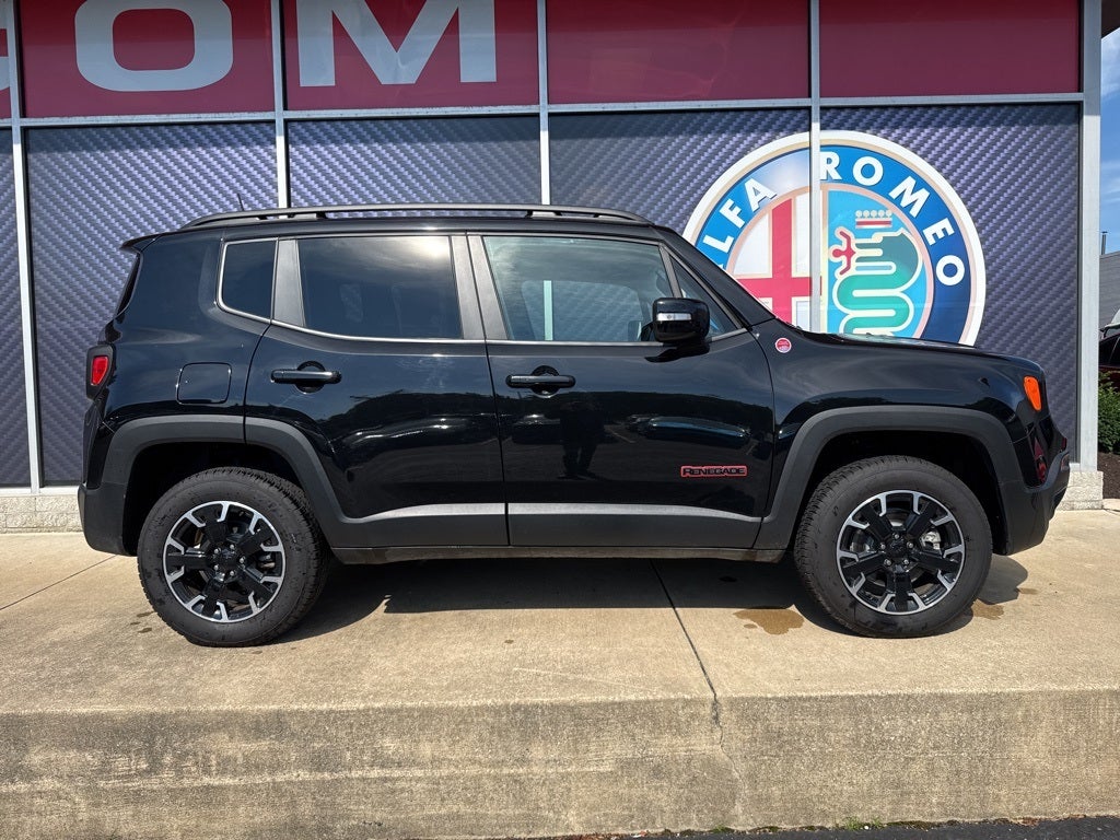 2023 Jeep Renegade Trailhawk