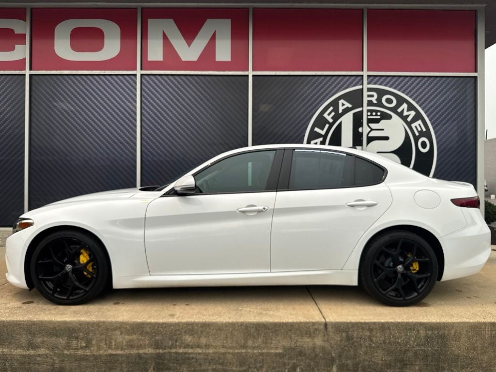2019 Alfa Romeo Giulia Sport