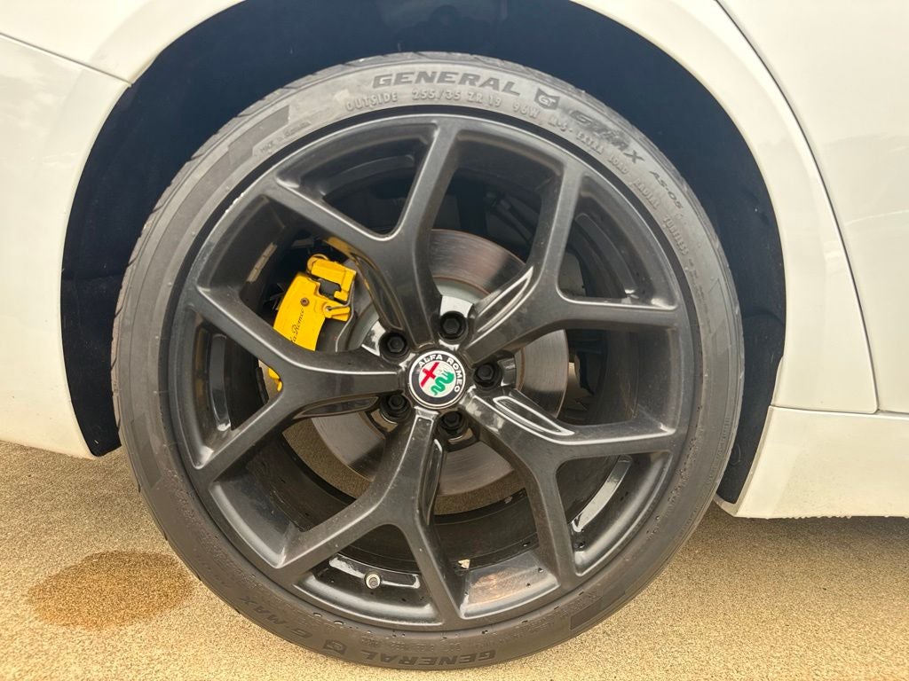 2019 Alfa Romeo Giulia Sport