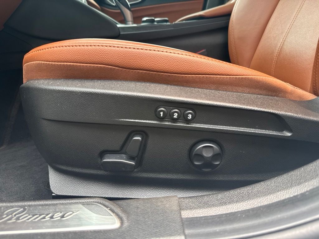2019 Alfa Romeo Giulia Sport