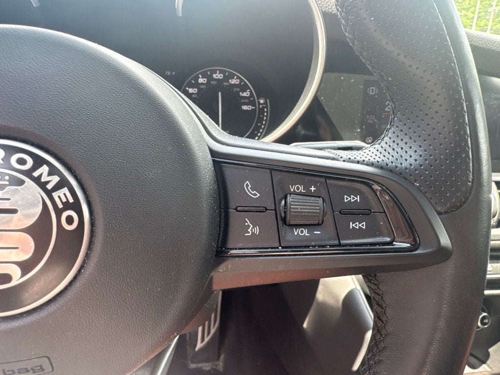 2022 Alfa Romeo Giulia Ti