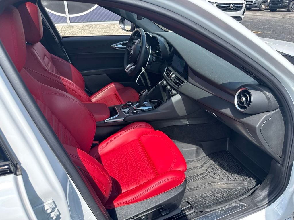 2023 Alfa Romeo Giulia Veloce