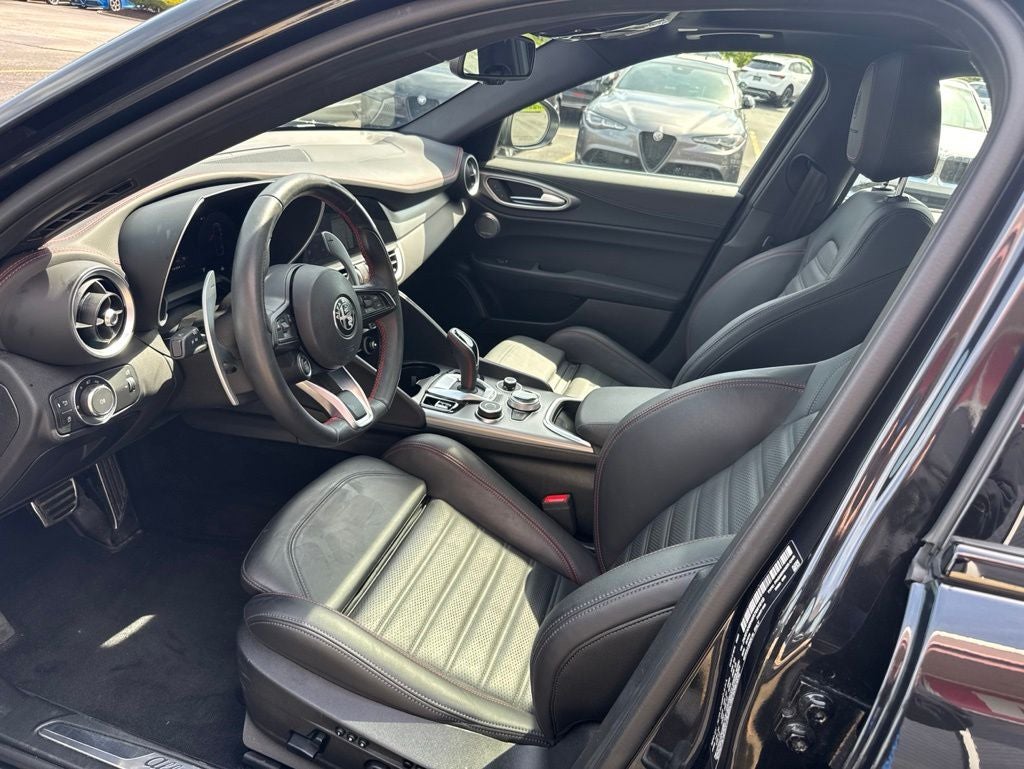 2024 Alfa Romeo Giulia Competizione