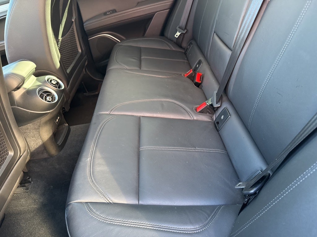 2019 Alfa Romeo Stelvio Sport