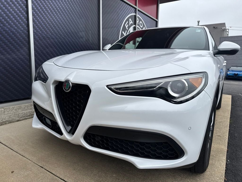 2023 Alfa Romeo Stelvio Sprint