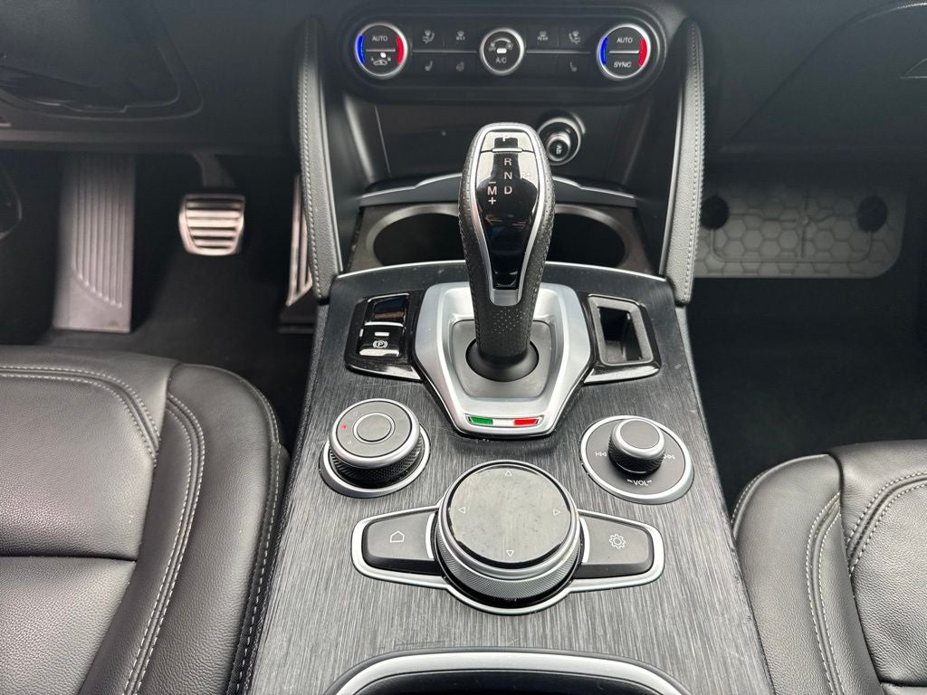 2023 Alfa Romeo Stelvio Sprint