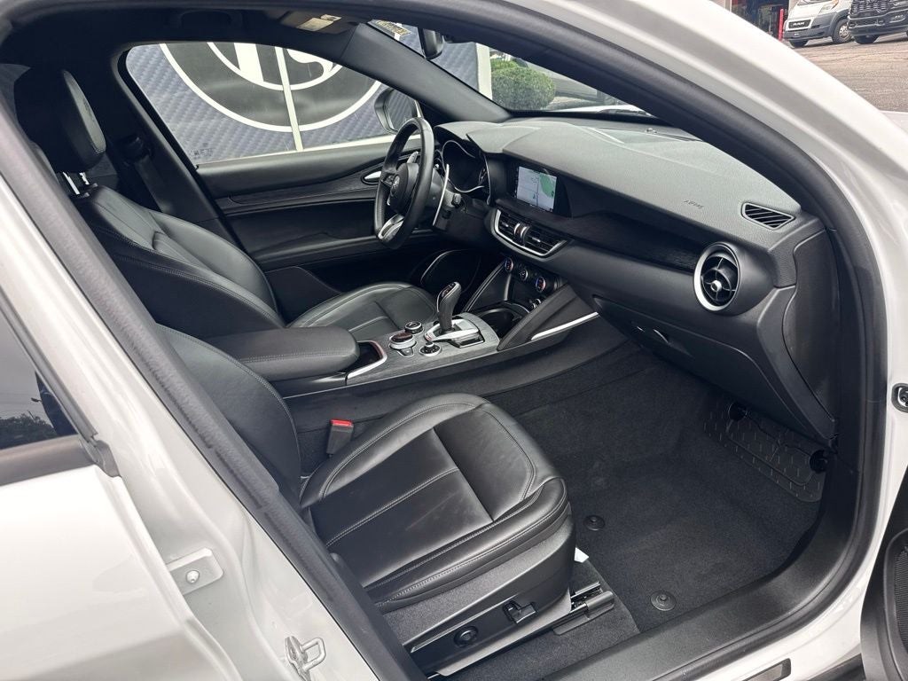 2023 Alfa Romeo Stelvio Sprint