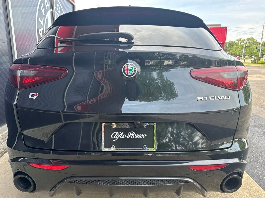 2022 Alfa Romeo Stelvio Veloce