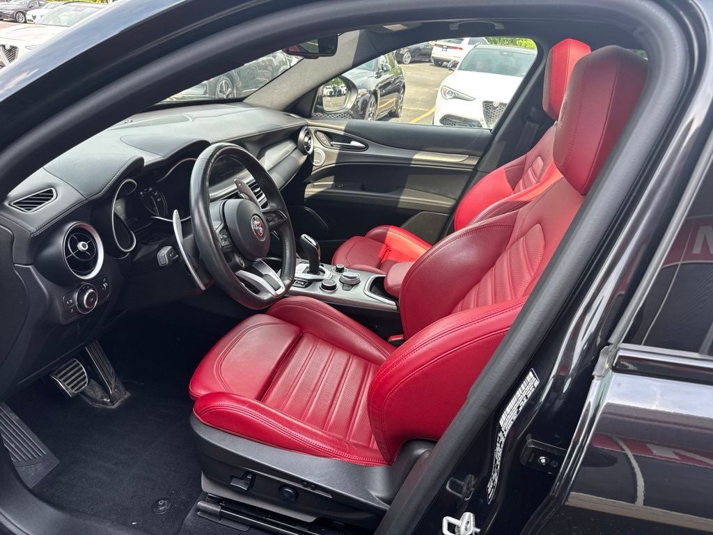 2022 Alfa Romeo Stelvio Veloce