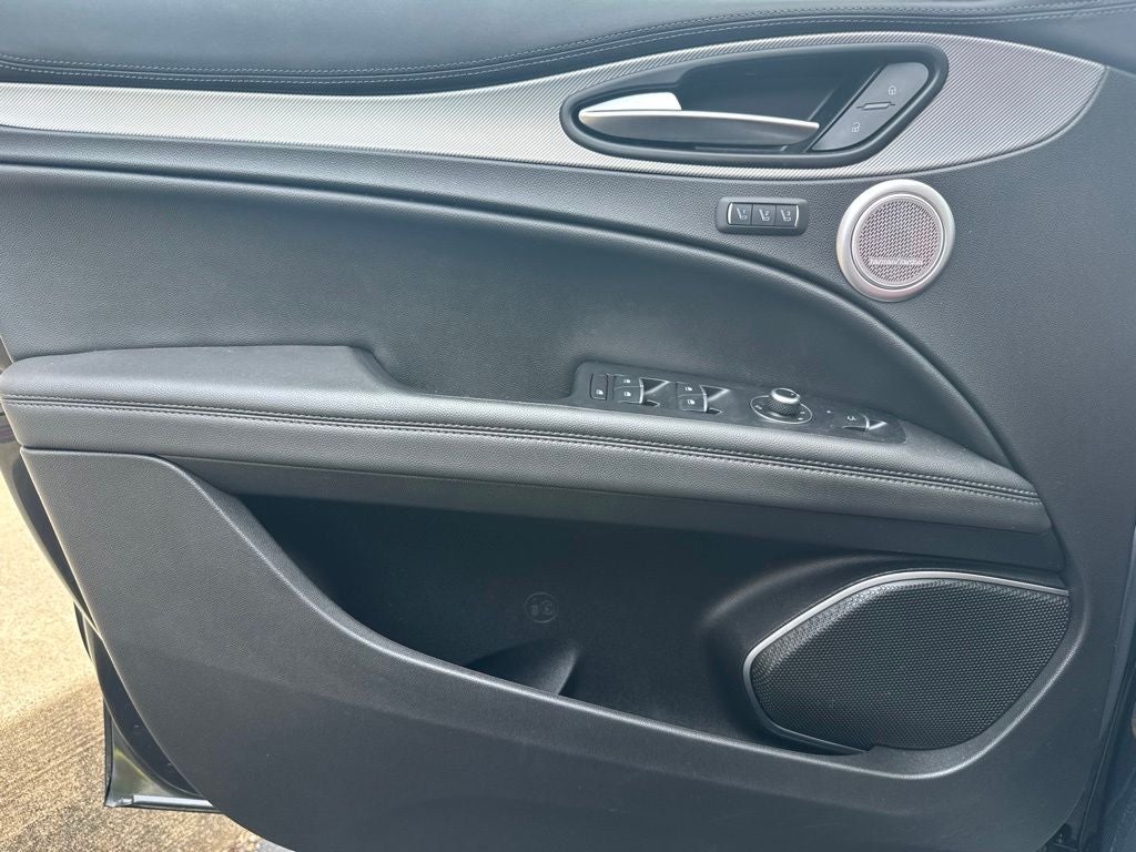 2022 Alfa Romeo Stelvio Veloce