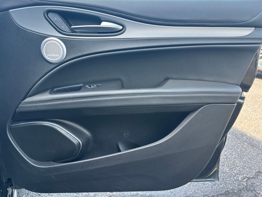 2023 Alfa Romeo Stelvio Veloce