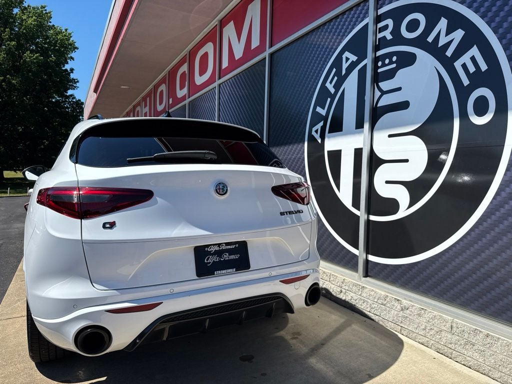 2023 Alfa Romeo Stelvio Estrema