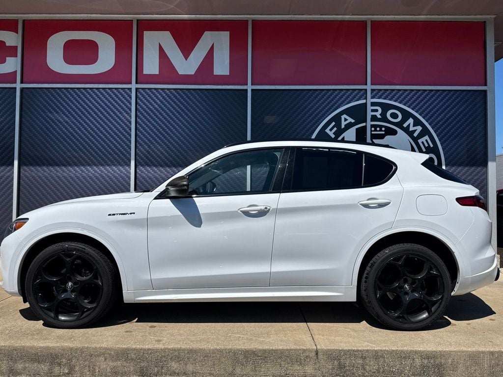2023 Alfa Romeo Stelvio Estrema