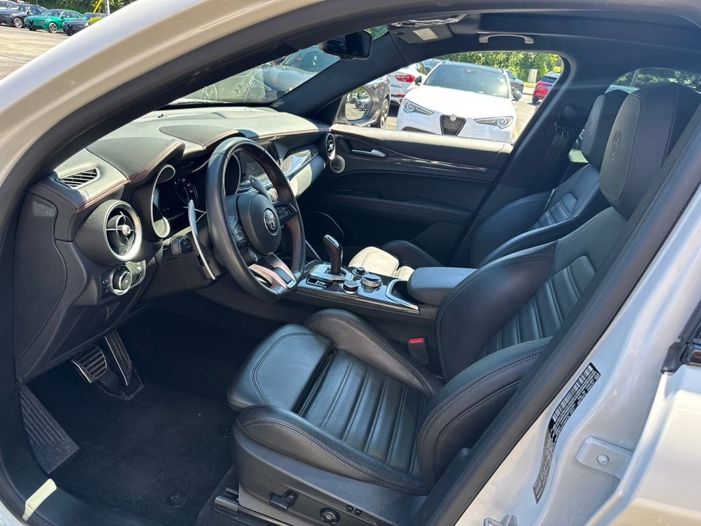 2023 Alfa Romeo Stelvio Estrema